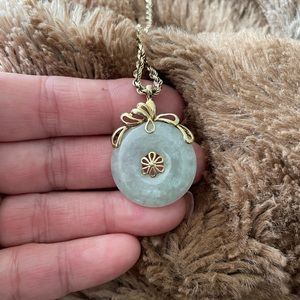 Beautiful JADE donut-14k gold.Not plated or filled but SOLID GOLD. Pendant Only